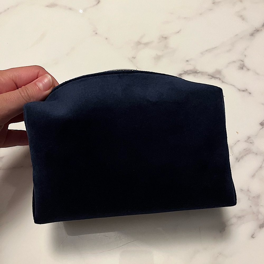 Christian Dior Beauté Navy Blue Velvet Cosmetics Pouch - Picture 2 of 6